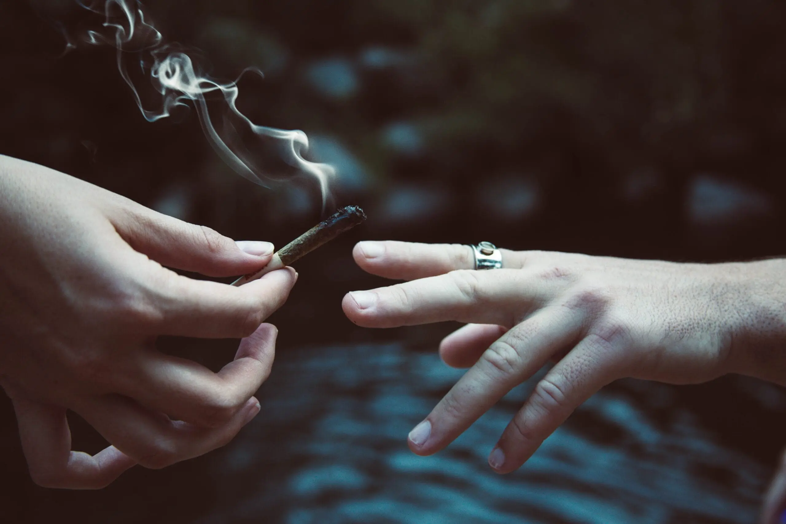 heated tobacco device japan BAT's Glo Roll-Out in Japan Sets Up Three-Way War for Smokers